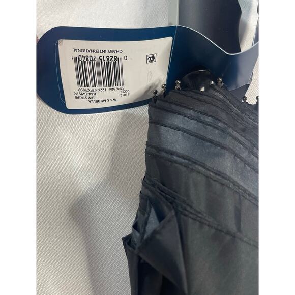 The Weather Station Oversized Deluxe 44" automatic open umbrella - Picture 3 of 4